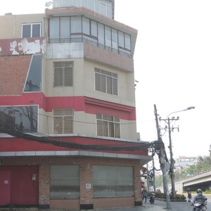 [-]Vua[-]hàng[-]hiệu[-]nên[-]"dẹp"[-]luôn[-]Fastfood?